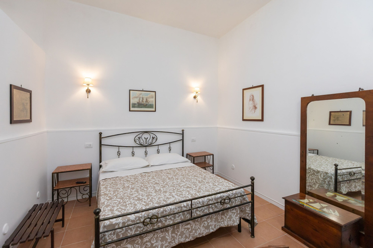 Room 2, Casa Ariadne in Syracuse, Syracuse