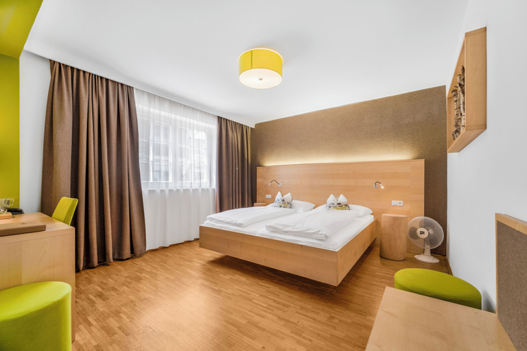 Bedroom 3, Das Grüne Hotel zur Post, Salzburg