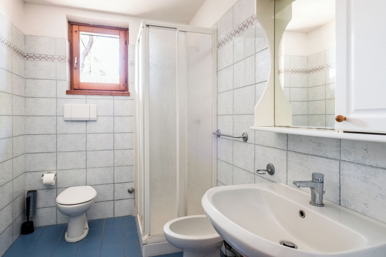 Bathroom 5, Residence La Canova II, Grosseto
