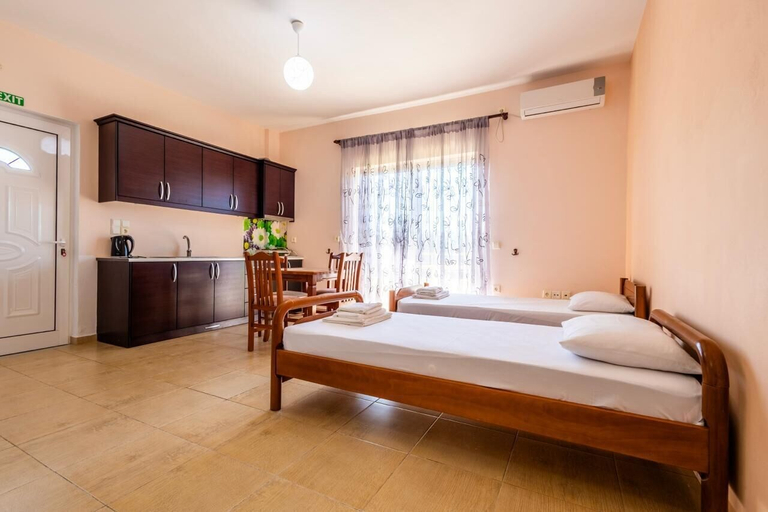 Room 4, IONIAN LUXURY APARTMENTS, Sarandës