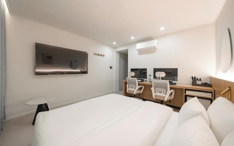 Room 4, Chungju H Avenue Chungju Station Branch, Chungju