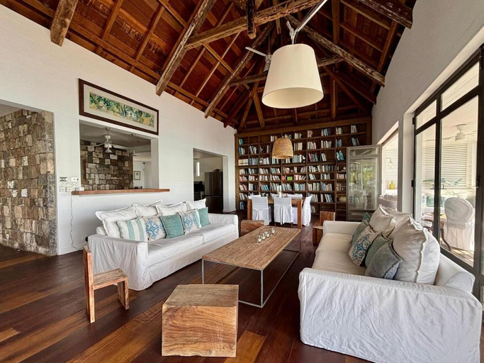 Bedroom 3, VILLA PIEDS DANS L'EAU - GRAND BAIE
