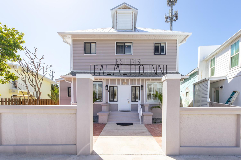 Exterior & Views