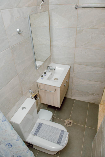 Bathroom 5, San Georgio Hotel, Crete