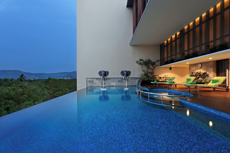 Pool, Fortune Select OMR Chennai, Kancheepuram