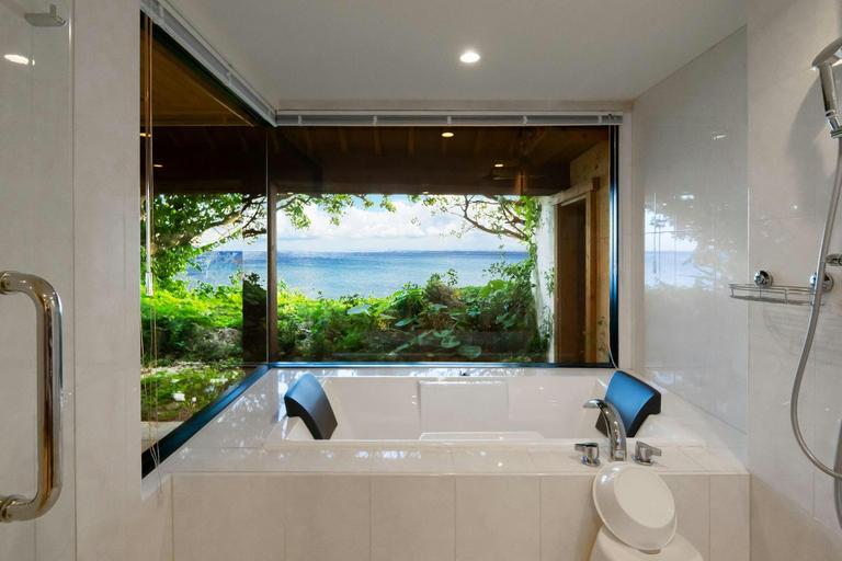 Bathroom 5, Hyakuna Garan, Nanjō