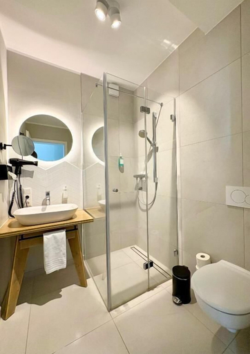 Bathroom 5, Westeroog, Friesland