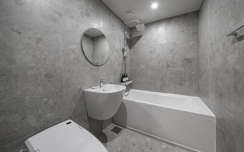 Bathroom 2, Chungju H Avenue Chungju Station Branch, Chungju