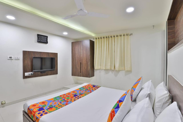 Bedroom 2, Hotel Nice vadodara, Vadodara