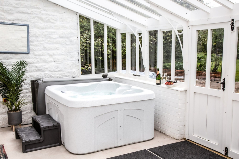 Bathroom 3, Redmayne House in Kirkby Stephens, Cumbria