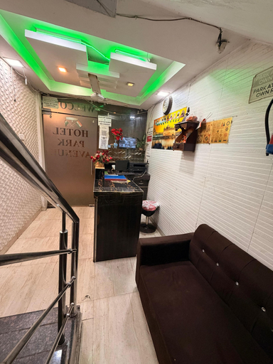 Others 5, Hotel Park Avenue, Lucknow