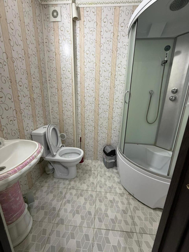 Bathroom 5, Apple Hostel Cholpon Ata, Ysyk-Köl
