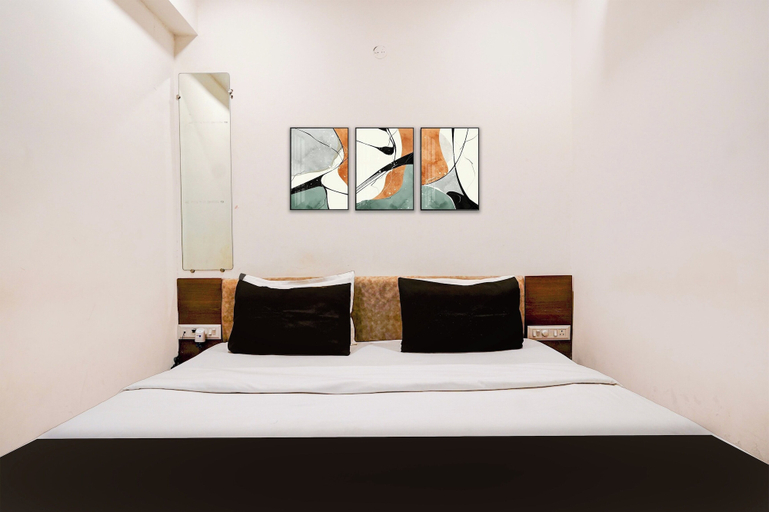 Room 5, Hotel R Pacific, Rajkot