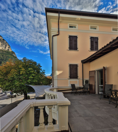 Terrace/patio 5, Hotel Centrale, Trento