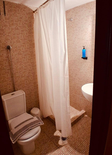 Bathroom 5, Hotel Strimoniko, Central Macedonia