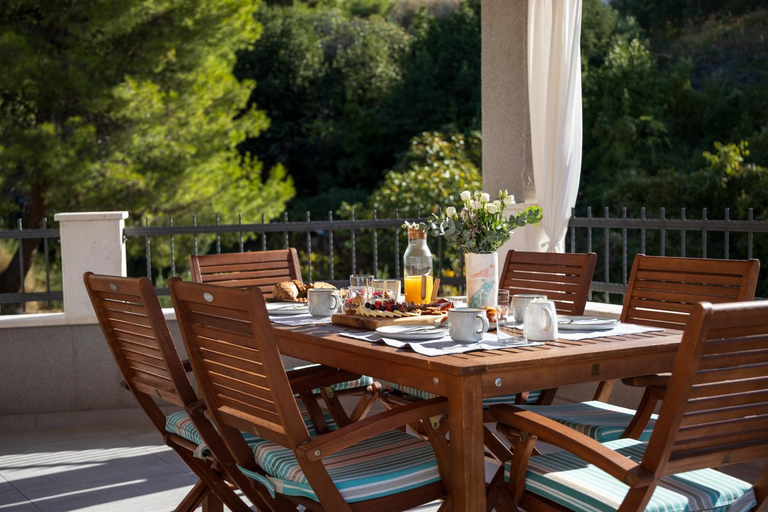 Food & Drinks 5, Villa Nono, Podstrana