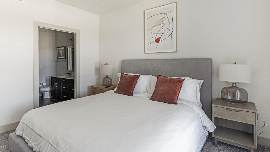 Room 2, Landing Apartments Midtown Park, Dallas