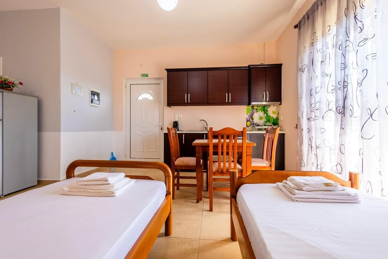 Room 2, IONIAN LUXURY APARTMENTS, Sarandës