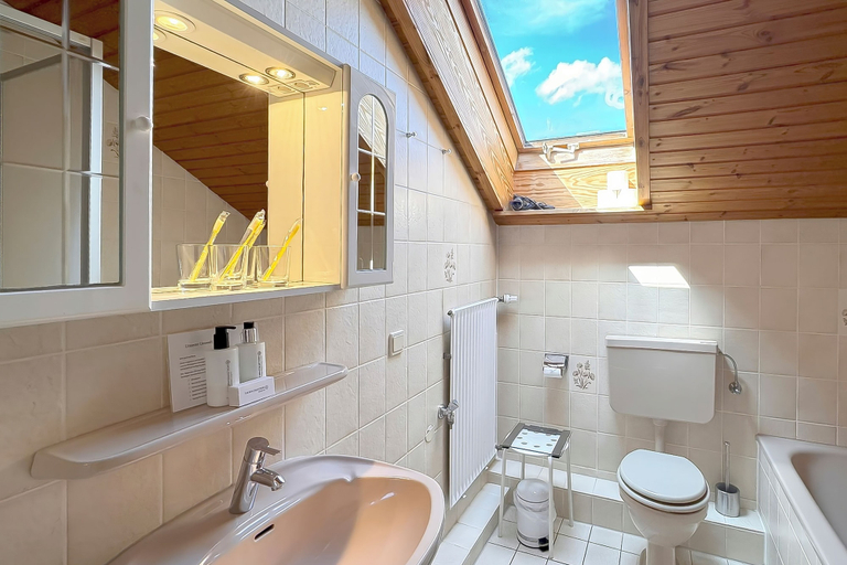 Bathroom 5, Haus Roseneck, Uelzen