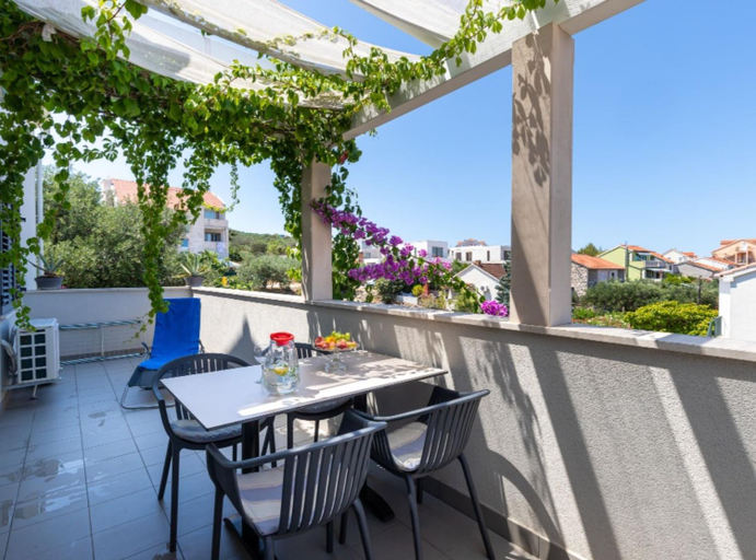 Others 4, Apartment Oaza - Three Bedroom Apartment with Terrace and Sea View, Supetar
