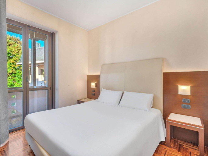 Bedroom 2, B&B HOTEL Habitat Giussano, Monza and Brianza