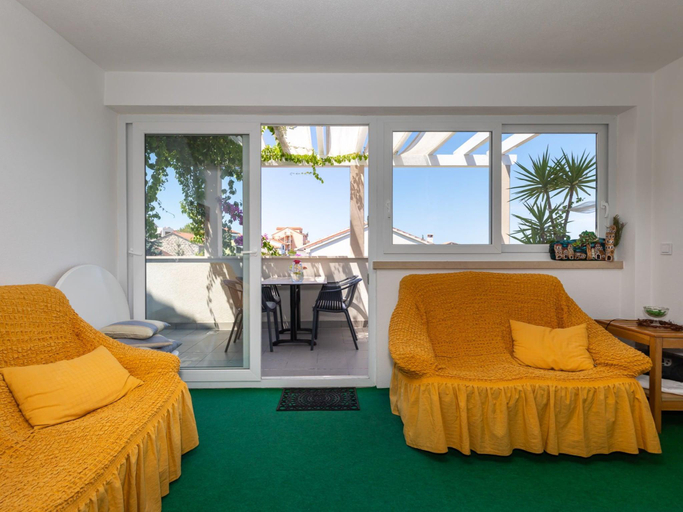 Bedroom 2, Apartment Oaza - Three Bedroom Apartment with Terrace and Sea View, Supetar
