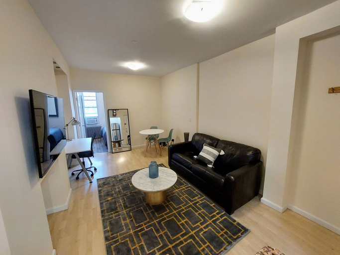 Living area 5, Comfortable Apartment with Kitchen and Work Station, New York