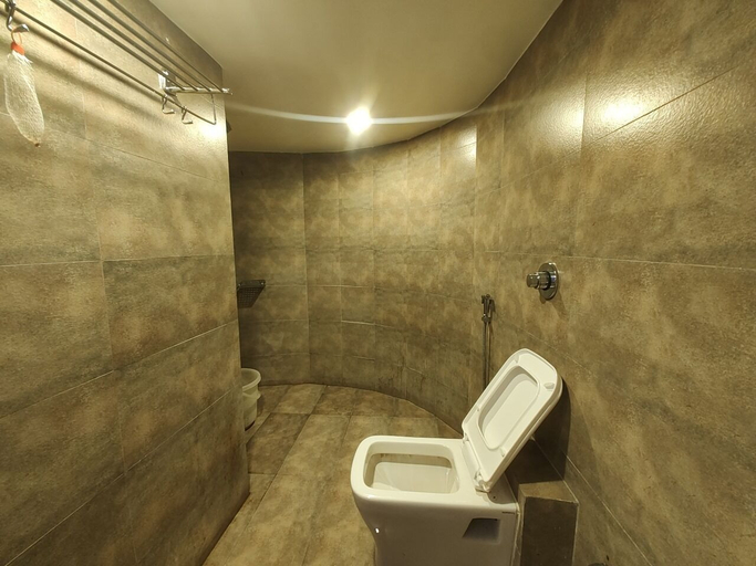 Bathroom 3, Hotel Rio, Mumbai Suburban