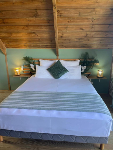 Bedroom 3, Anaelodge, Le Tampon