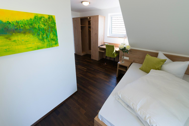 Bedroom 2, Hotel Rheingold, Konstanz