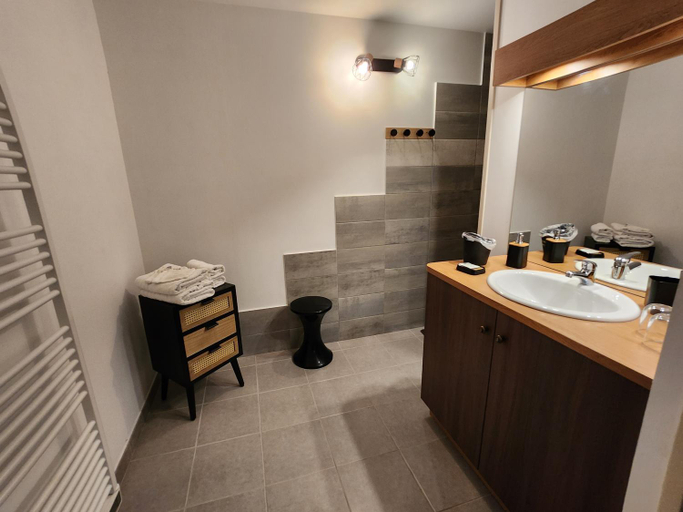 Bathroom 4, La Bouillarde, Drôme