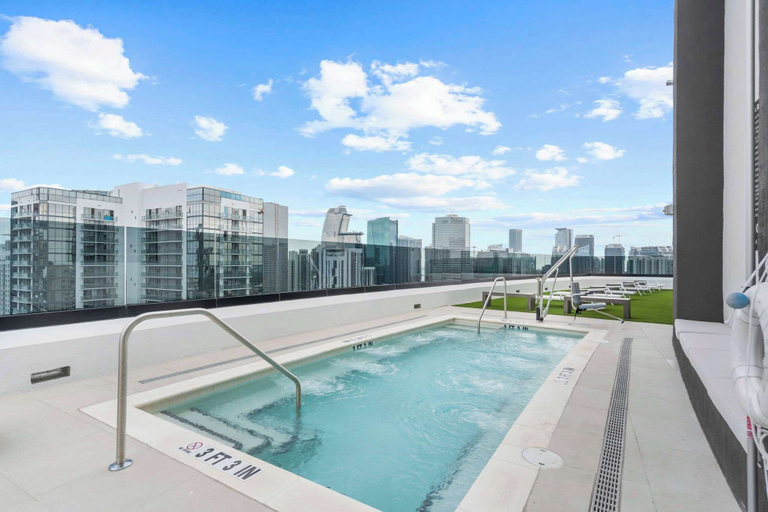 Rooftop pool 2, District 225, Miami-Dade