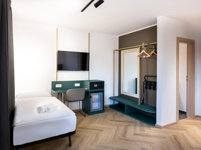 Bedroom 3, B&B HOTEL Maribor Orel , Maribor