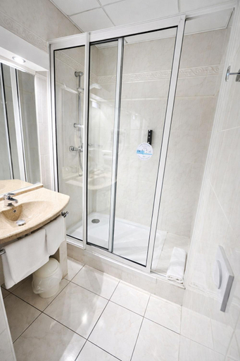 Bathroom 3, Le Grand Hotel de Mayenne - Logis hotels restaurant, Mayenne