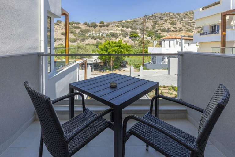 Outdoor dining 3, Tertsa Suites, Crete