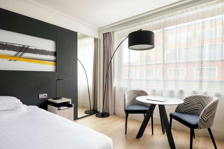 Bedroom 2, Marriott Lyon Cité Internationale, Rhône