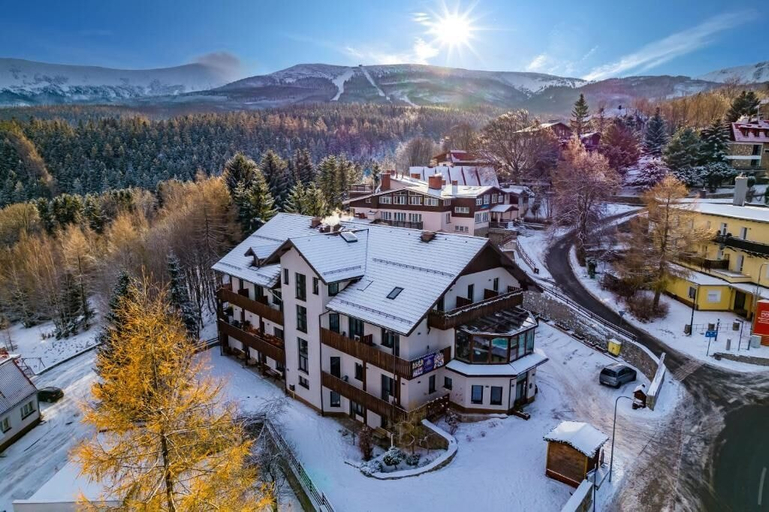 Exterior 2, Karpacki&SPA z Restauracją, Jelenia Góra