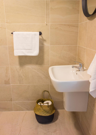 Bathroom, Rookery Lane Food and Lodging
