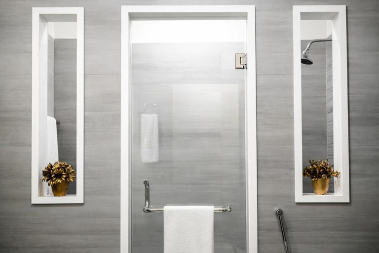 Bathroom 4, Oxygym Hotel Faisalabad, Faisalabad