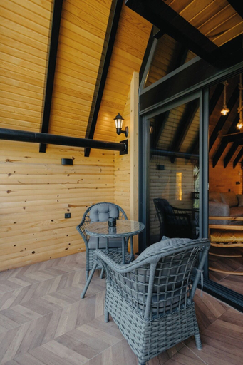 Outdoor dining, Opiaa Dağ Evleri, Ardeşen