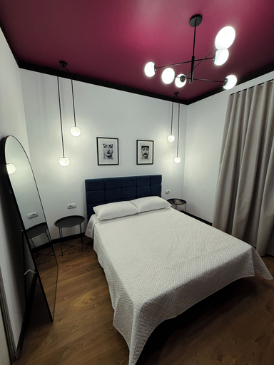 Bedroom 2, Tirana Days, Tiranës