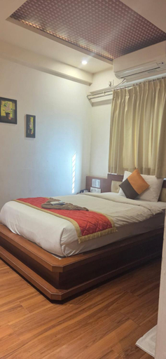 Bedroom 4, Royal Stay, Bangalore