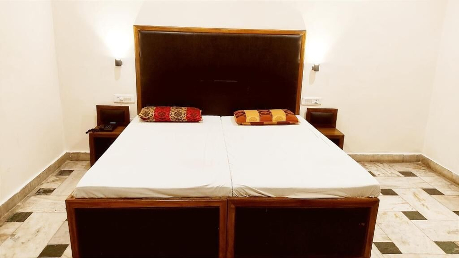 Room 4, HOTEL INTERNATIONAL, Jalandhar