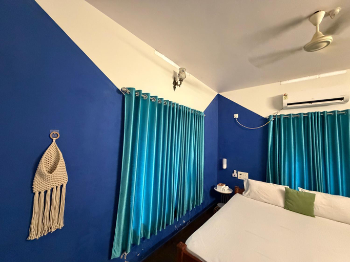 Bedroom 2, Mud apples, Thiruvananthapuram