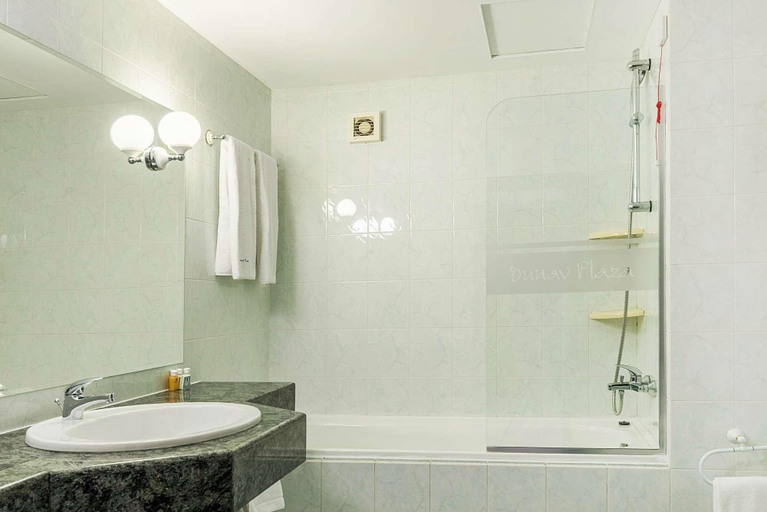 Bathroom 4, Dunav Plaza Hotel, Rousse