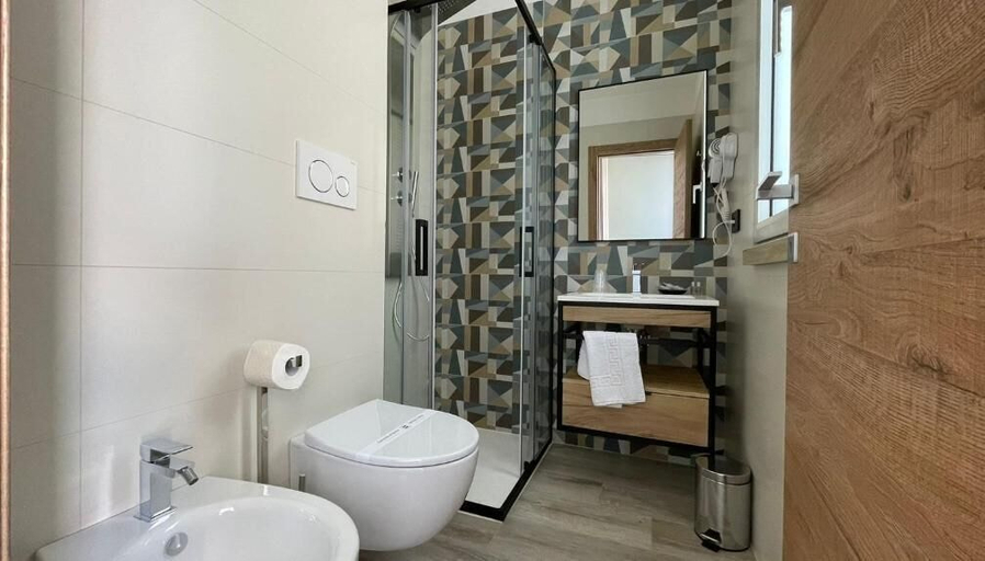 Bathroom 5, BARI AIRPORT ROOMS, Bari