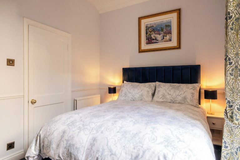 Room 4, Stunning 1 Bedroom Flat in Central Bath, Bath and North East Somerset