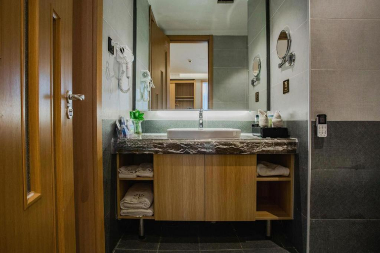 Bathroom 4, Dezhou Regal Kangbo Hotel, Dezhou