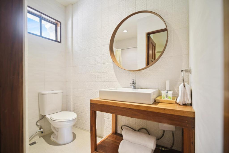 Bathroom 4, The Strand Boutique Resort, Malay