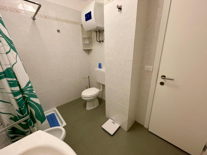 Bathroom 3, Apartment For 4 People With Swimming pool, Venezia